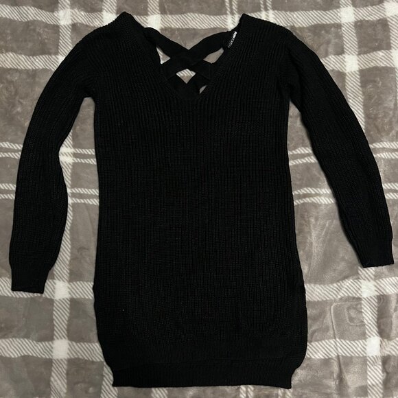 Black Crisscross Sweater Dress – Cozy & Chic ✨ - Picture 2 of 4